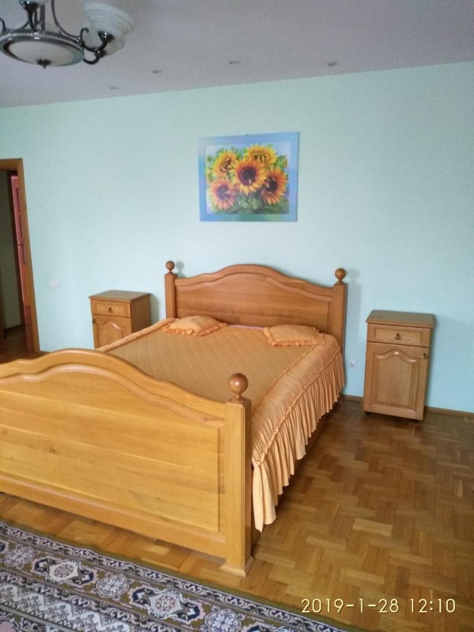 Будинок В Центрі 루치크 외부 사진